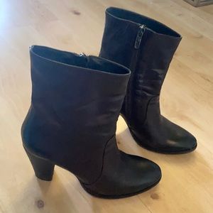 Alberto Fermani heeled booties